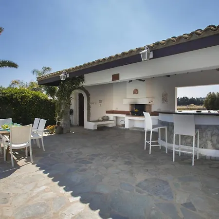 Mazeri Villa *
