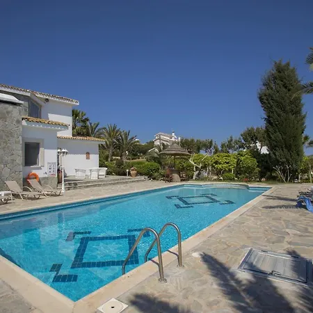 Mazeri Villa